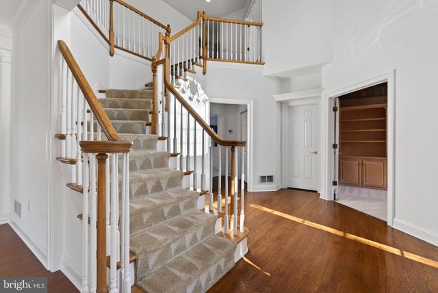 1137 OAKMONT DR, Lancaster, PA 17601