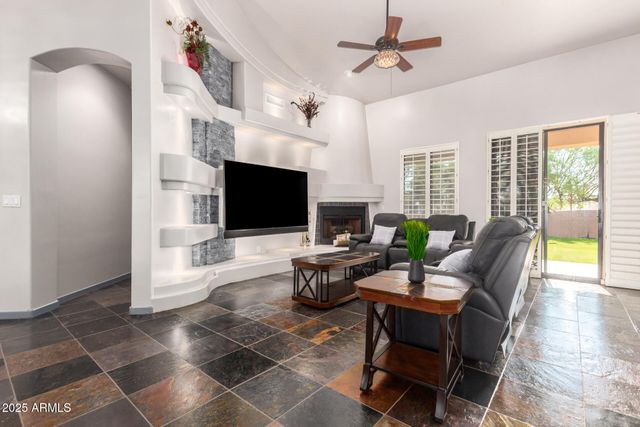 38022 N 2ND Avenue, Phoenix, AZ 85086