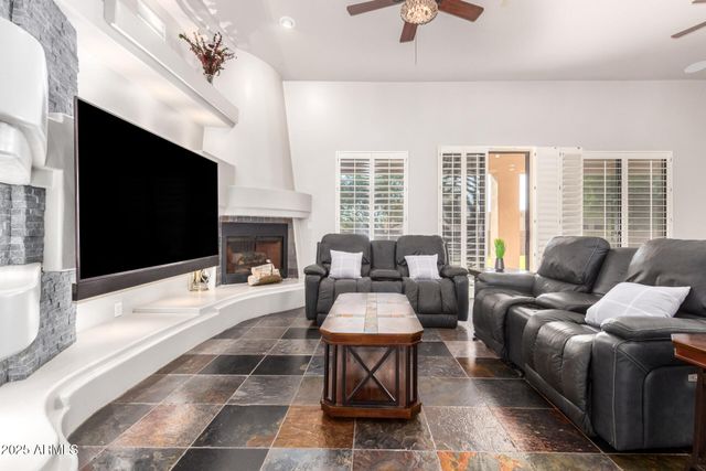 38022 N 2ND Avenue, Phoenix, AZ 85086