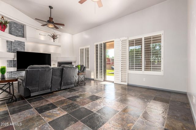 38022 N 2ND Avenue, Phoenix, AZ 85086