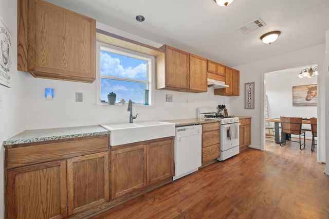 712 County Road 330, Granger, TX 76530