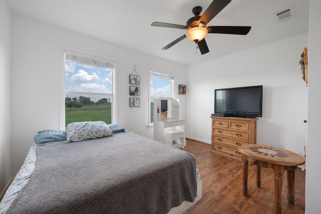 712 County Road 330, Granger, TX 76530