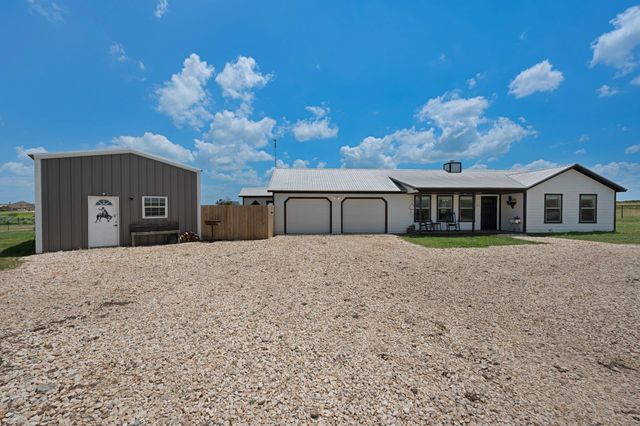 712 County Road 330, Granger, TX 76530