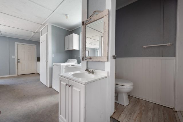 712 County Road 330, Granger, TX 76530