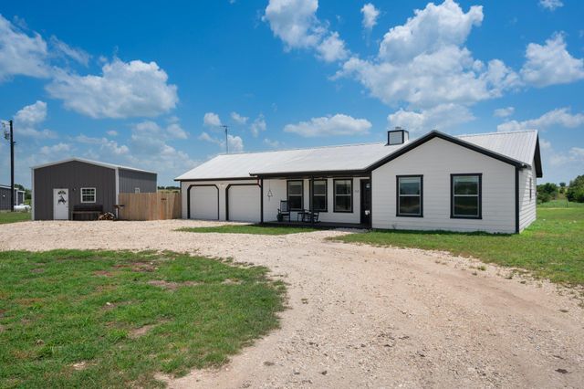 712 County Road 330, Granger, TX 76530