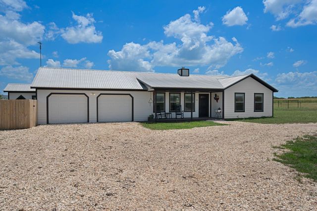 712 County Road 330, Granger, TX 76530