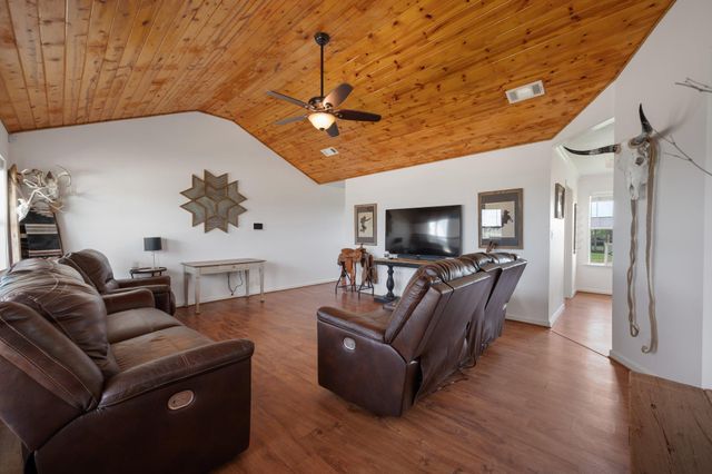 712 County Road 330, Granger, TX 76530