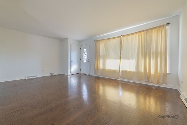 3704 W 57th Street, Chicago, IL 60629