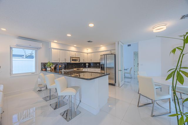 23246 L Ermitage Circle, Boca Raton, FL 33433