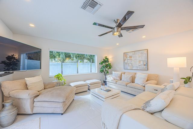 23246 L Ermitage Circle, Boca Raton, FL 33433