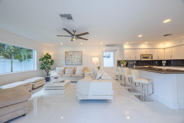 23246 L Ermitage Circle, Boca Raton, FL 33433