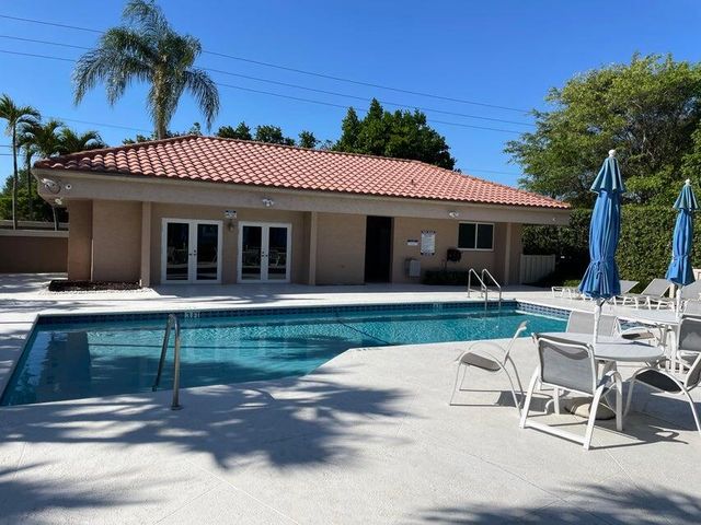 23246 L Ermitage Circle, Boca Raton, FL 33433