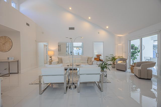 23246 L Ermitage Circle, Boca Raton, FL 33433