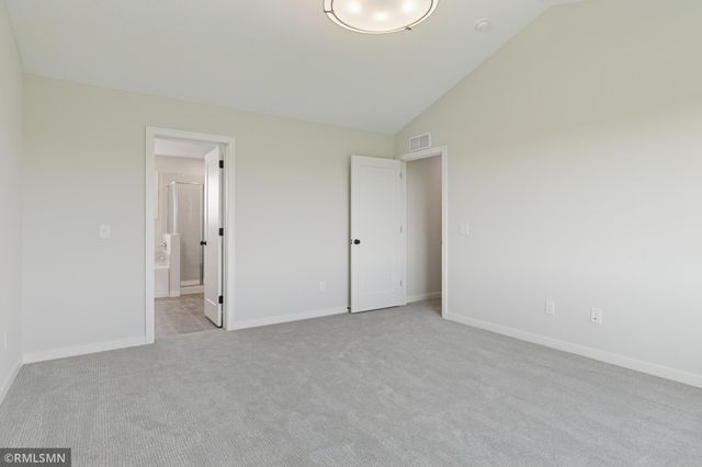 10115 Blackmoor Road, Woodbury, MN 55129