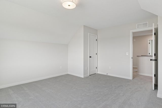 10115 Blackmoor Road, Woodbury, MN 55129