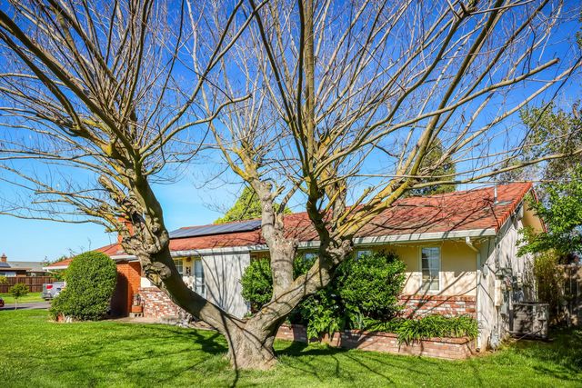 23404 N Bruella Rd, Acampo, CA 95220