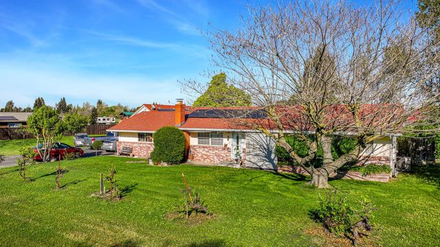 23404 N Bruella Rd, Acampo, CA 95220