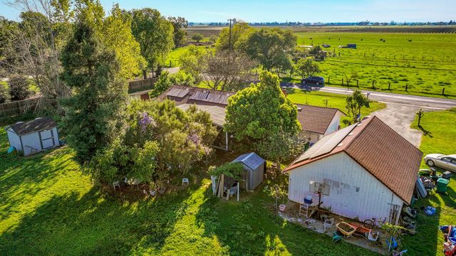 23404 N Bruella Rd, Acampo, CA 95220