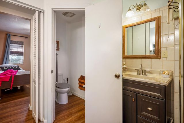 23404 N Bruella Rd, Acampo, CA 95220