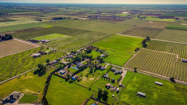 23404 N Bruella Rd, Acampo, CA 95220