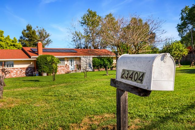 23404 N Bruella Rd, Acampo, CA 95220