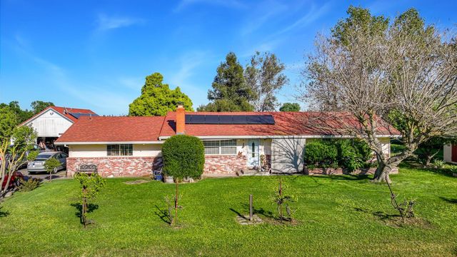 23404 N Bruella Rd, Acampo, CA 95220