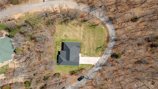 12 Hobkirk Drive, Bella Vista, AR 72715