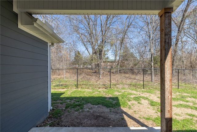 12 Hobkirk Drive, Bella Vista, AR 72715