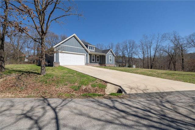 12 Hobkirk Drive, Bella Vista, AR 72715