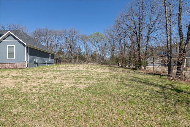 12 Hobkirk Drive, Bella Vista, AR 72715