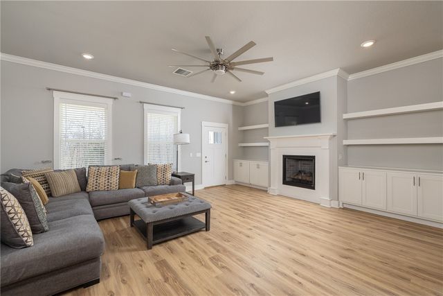 12 Hobkirk Drive, Bella Vista, AR 72715