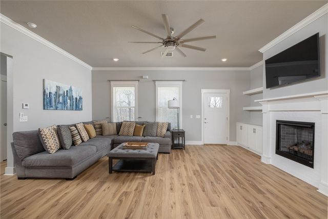 12 Hobkirk Drive, Bella Vista, AR 72715