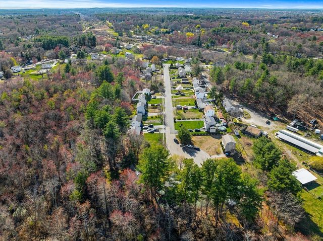 83 Cinnamon Circle, Tewksbury, MA 01876