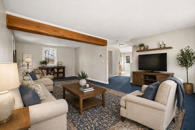 83 Cinnamon Circle, Tewksbury, MA 01876