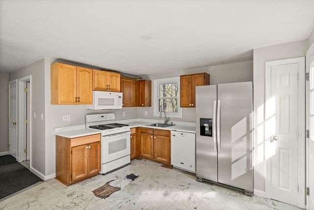 83 Cinnamon Circle, Tewksbury, MA 01876