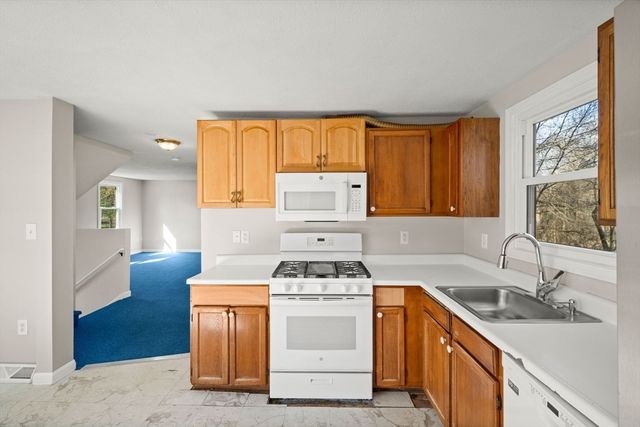 83 Cinnamon Circle, Tewksbury, MA 01876