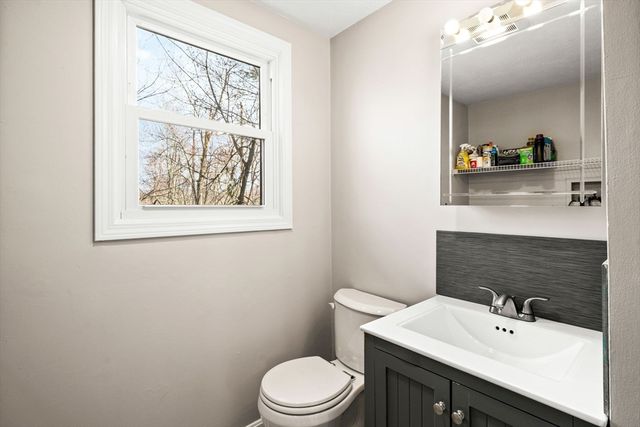 83 Cinnamon Circle, Tewksbury, MA 01876