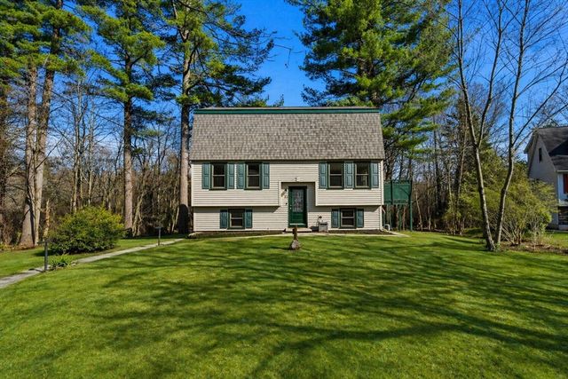 83 Cinnamon Circle, Tewksbury, MA 01876