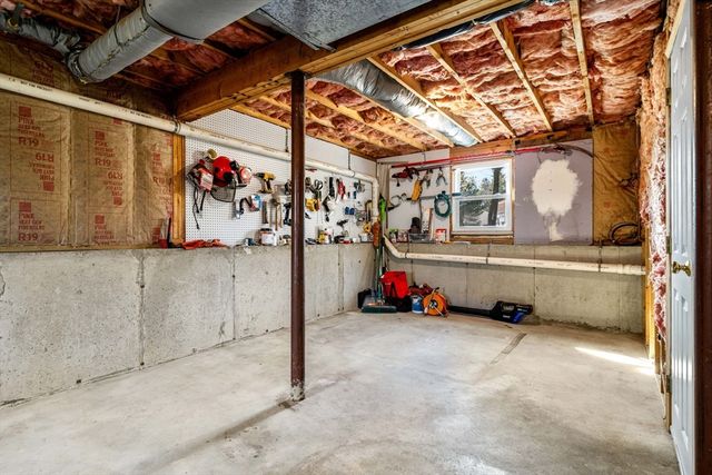 83 Cinnamon Circle, Tewksbury, MA 01876