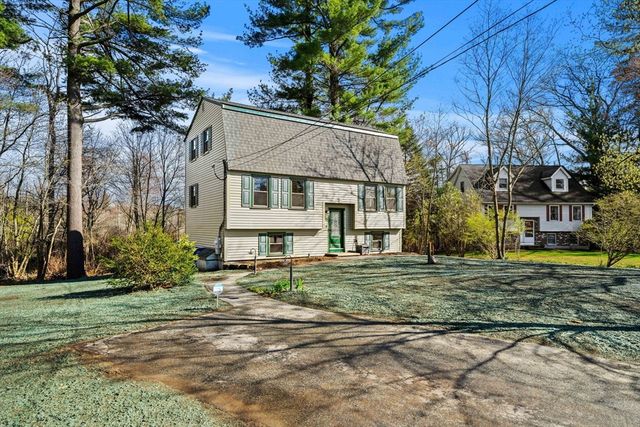 83 Cinnamon Circle, Tewksbury, MA 01876