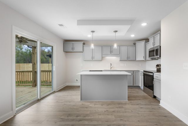 1013 Cherry Acres Dr, Clarksville, TN 37042