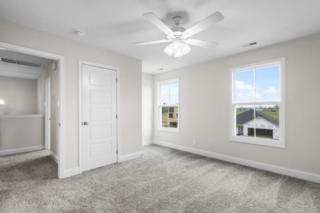 1013 Cherry Acres Dr, Clarksville, TN 37042