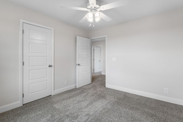 1013 Cherry Acres Dr, Clarksville, TN 37042