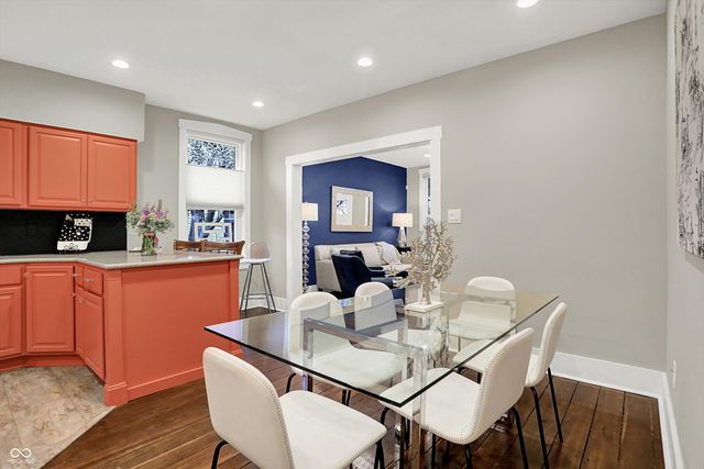 140 N Main Street, Zionsville, IN 46077