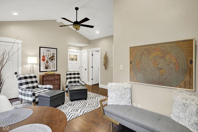 140 N Main Street, Zionsville, IN 46077