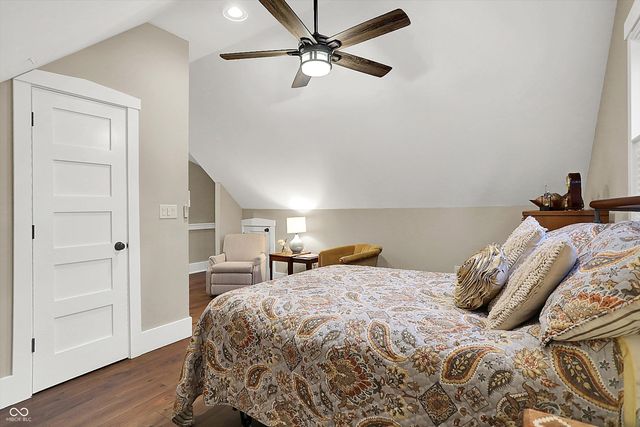 140 N Main Street, Zionsville, IN 46077