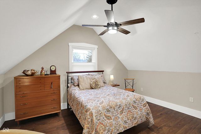 140 N Main Street, Zionsville, IN 46077