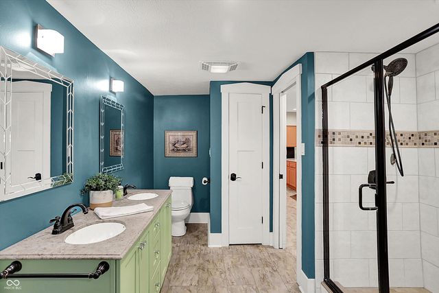 140 N Main Street, Zionsville, IN 46077