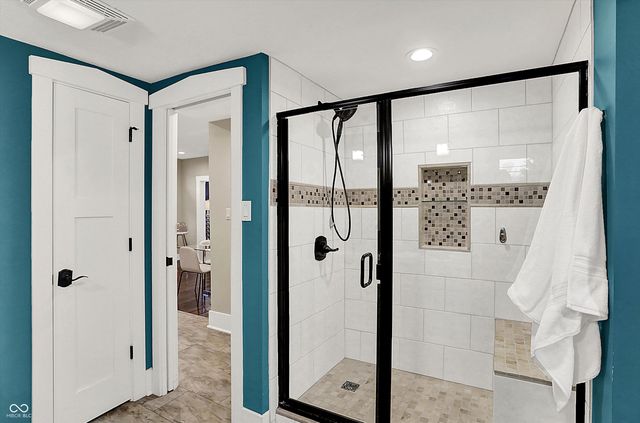 140 N Main Street, Zionsville, IN 46077