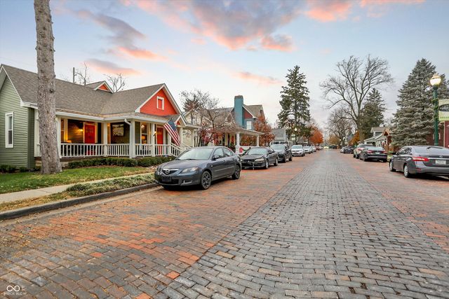 140 N Main Street, Zionsville, IN 46077